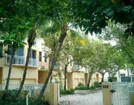Four Bank-Owned Condos in Miami & Miami Beach to be Auctioned September 19, 2007 Image