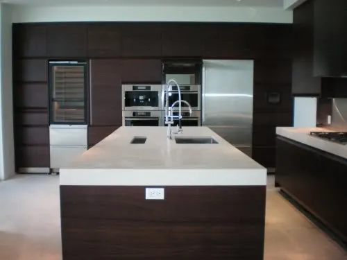 South Beach Luxury Condo Sales Image