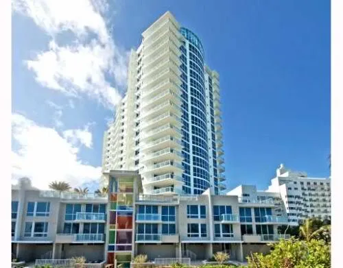 3 Bedroom Foreclosure at Mosaic in Miami Beach Image