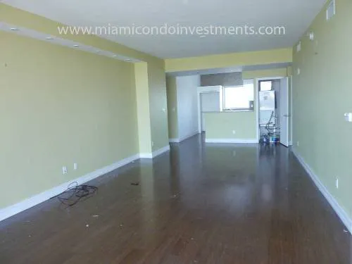 2 Bedroom Miami Foreclosure at Blue Condo – $197,000 Image