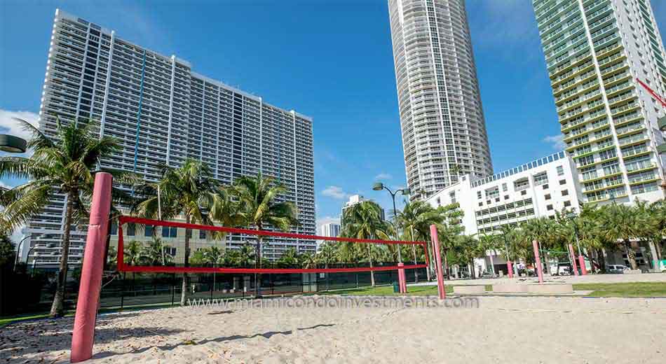 sand volleyball courts in Edgewater Miami