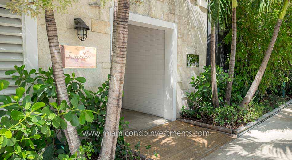 Seaspice at the Miami River