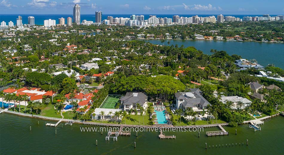 waterfront homes on La Gorce Island