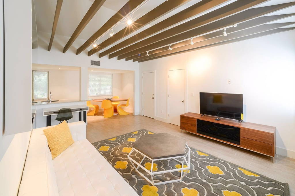 AirBnB is Killing it in Miami Despite Patchy Legal Landscape Image