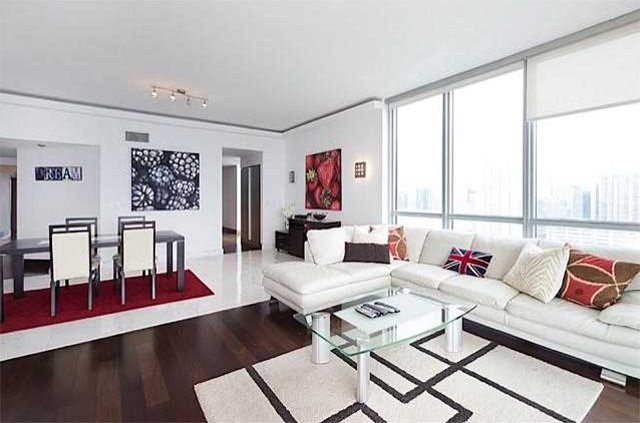 Tennis Pro Andy Murray Unloads Condo at Jade Brickell Image