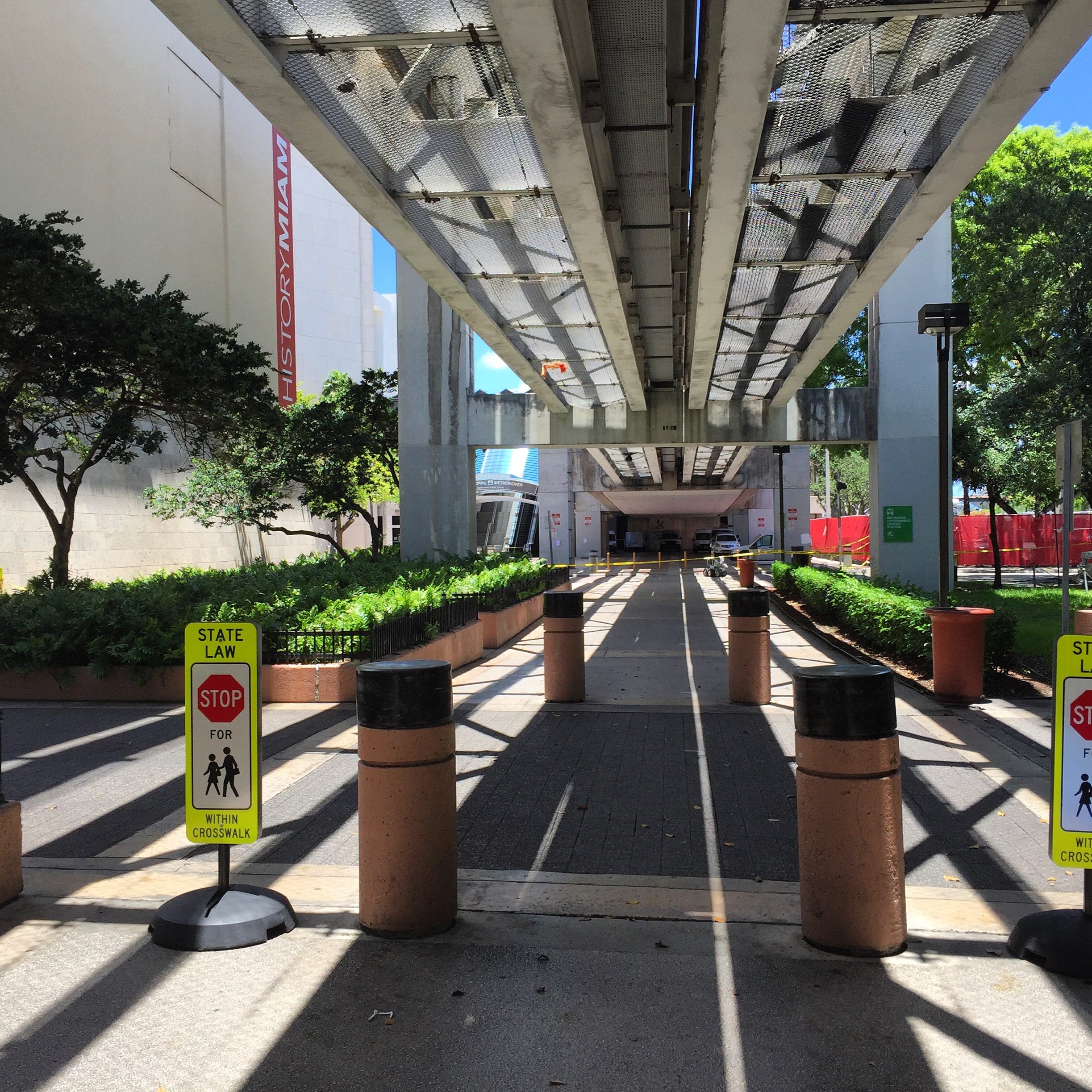 Bomb Threat for Lunch Outside the Downtown Metrorail Station Image