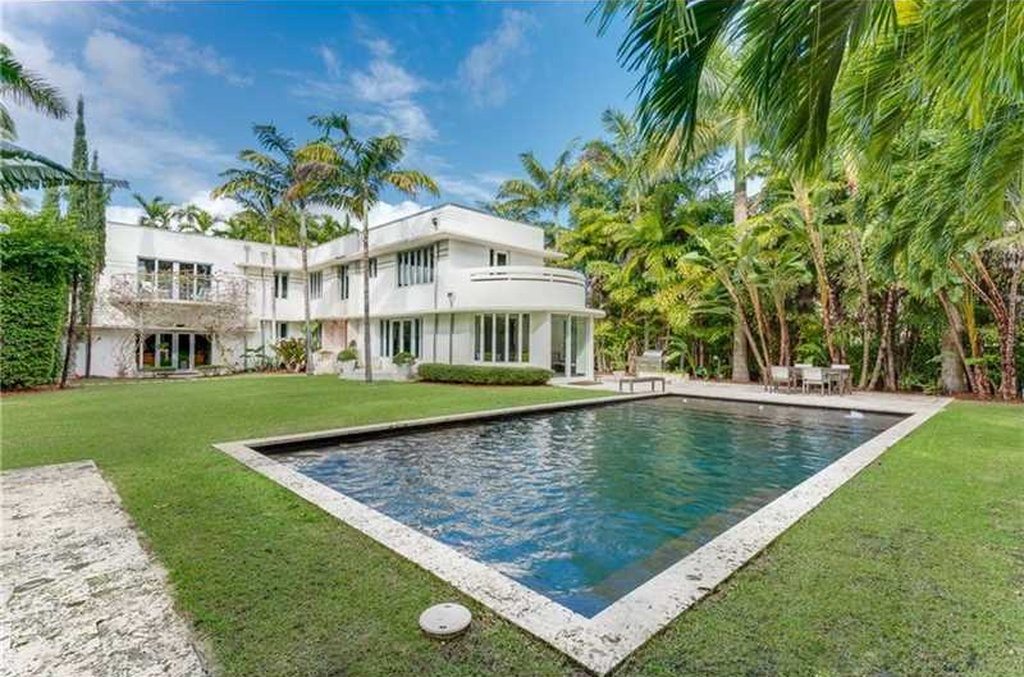 Nicely Updated Deco Delight on Sunset Island III Wants $3.9 Million Image