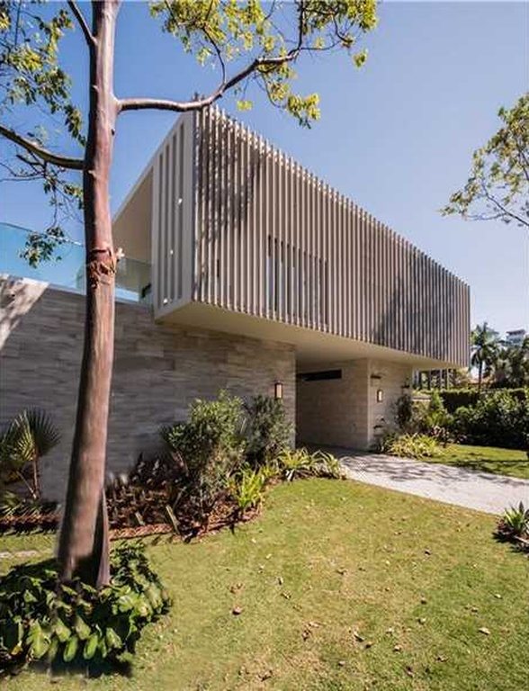 Delicate Modern House by the Designers of Stuart Miller’s Gigantic Star Island Supervillain Lair Mansions Asks $12.49M Image