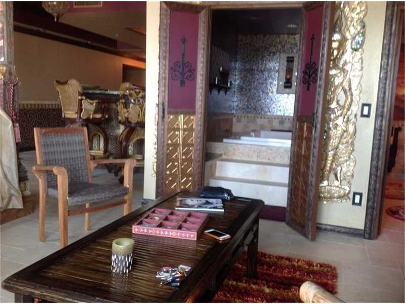 Harem-Inspired MarinaBlue Party Pad Gives Us a Lesson in Over Improvements Image