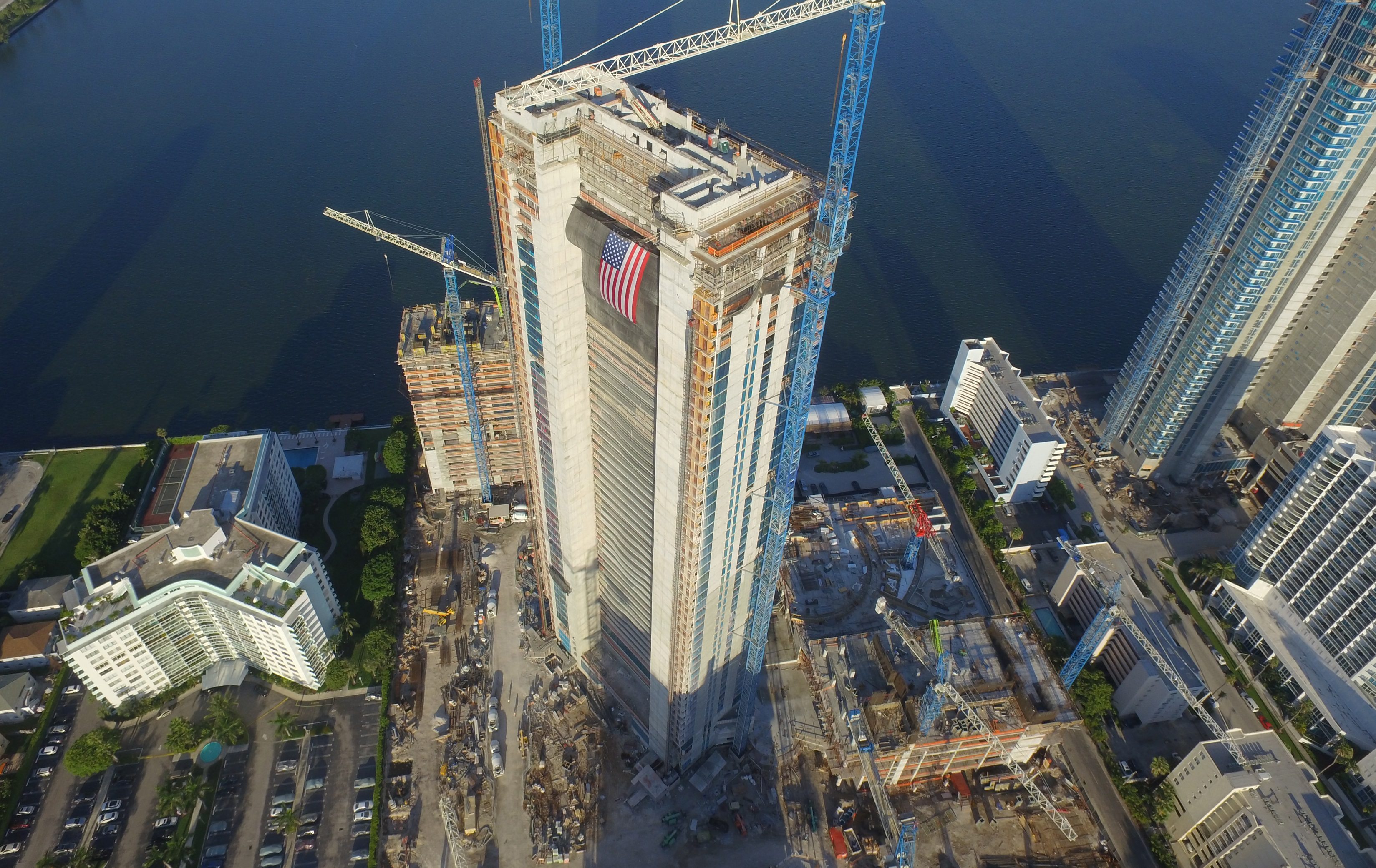 Paraiso Bay Tops Off In Patriotic Fashion Image