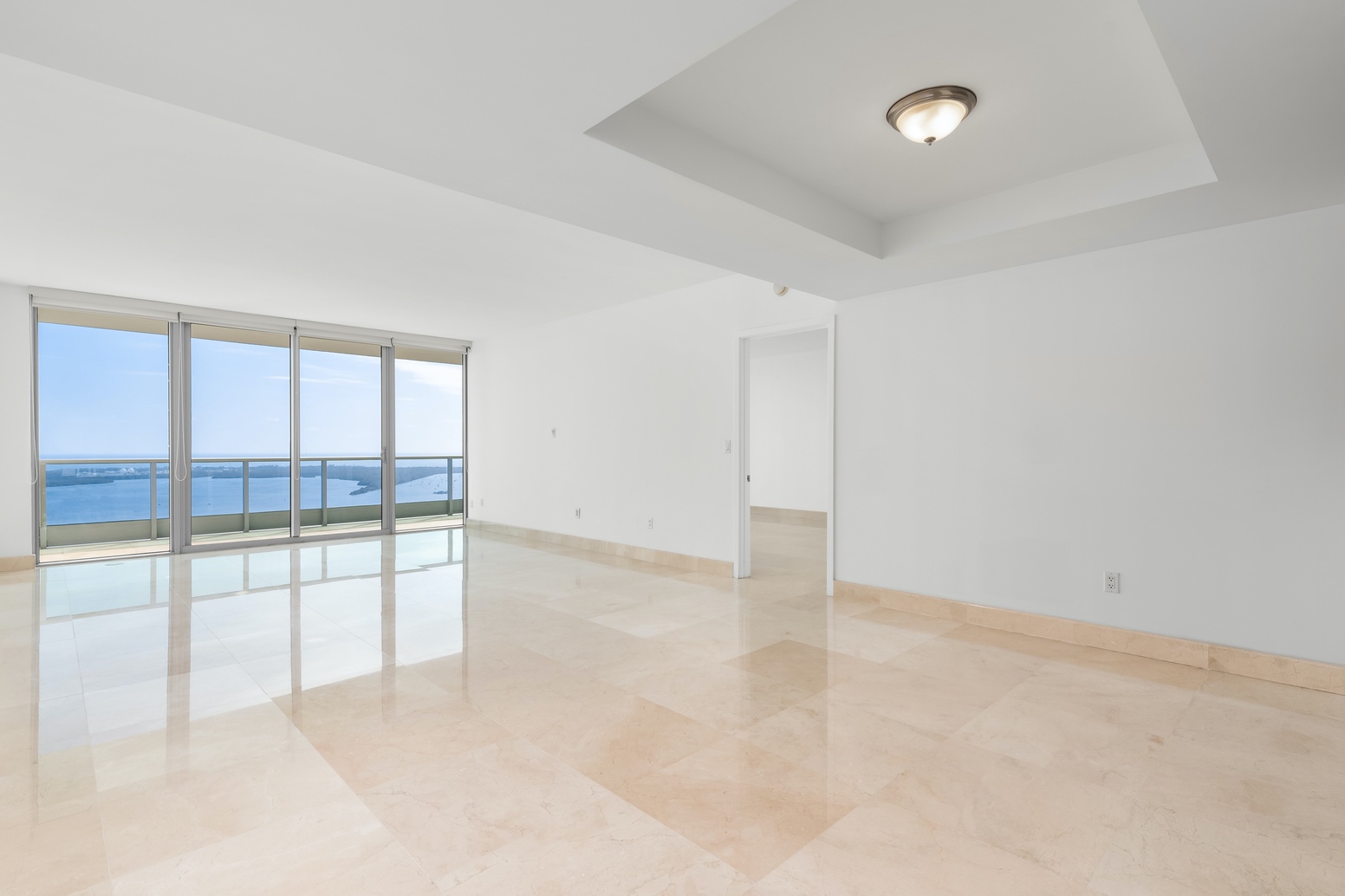 Virtually Tour a 3-Bedroom Condo at Jade at Brickell Bay Image